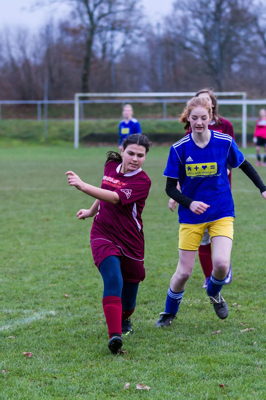 Bild 260 - B-Juniorinnen TSV Gnutz o.W. - SV Henstedt Ulzburg II : Ergebnis: ca. 5:0